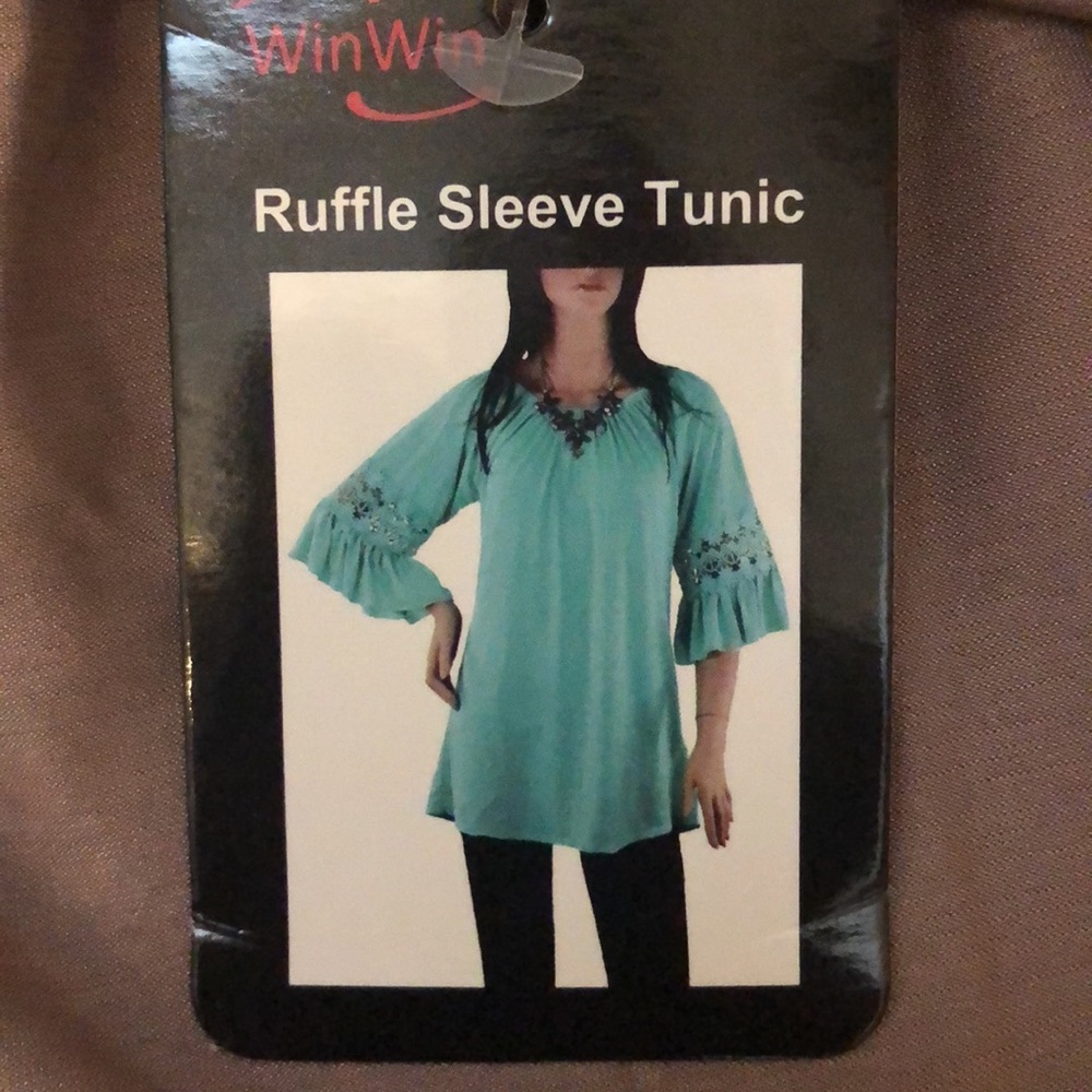 WinWin Ruffle Sleeve Tunic